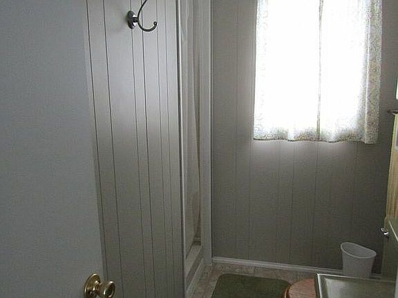 5th image of 1684 N Shore Dr