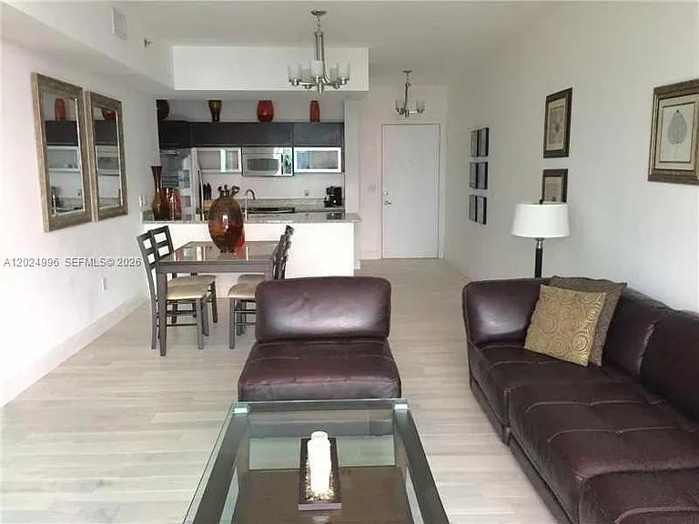 950 Brickell Bay Dr #2000 — Photo 5