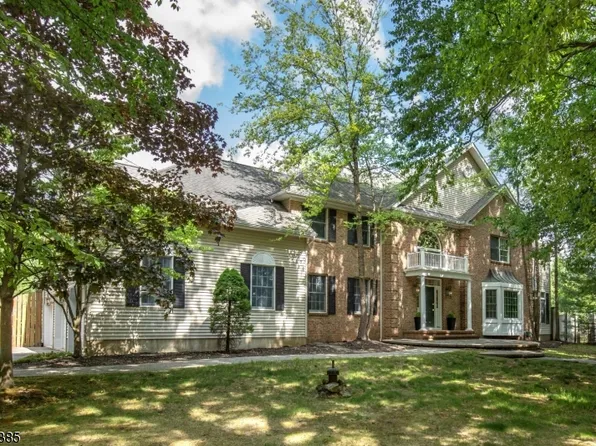 13 Rice Ln, Washington Twp., NJ 07853