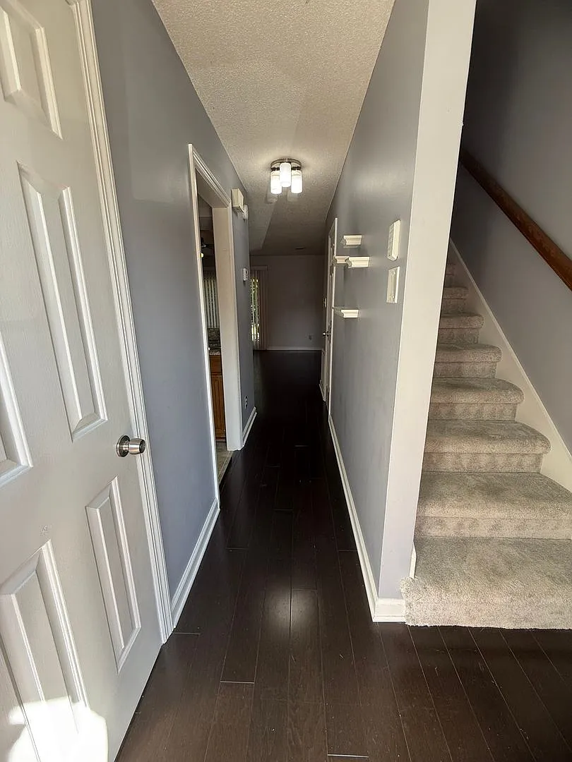 1BR/1.5BA Condo in Farragut Prime Location & Modern Comfort — Photo 2