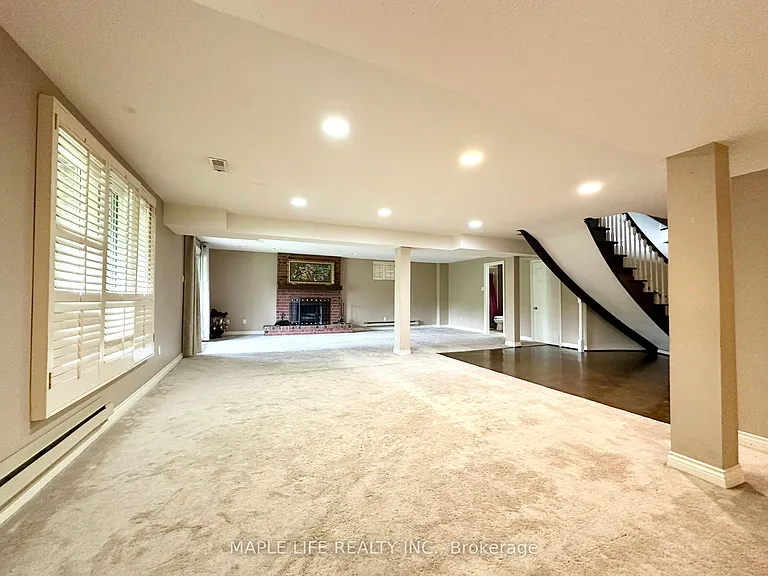 52 Prince Edward Blvd — Photo 39