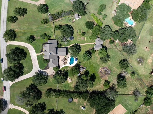 1310 Rolling Acres Dr, Argyle, TX 76226