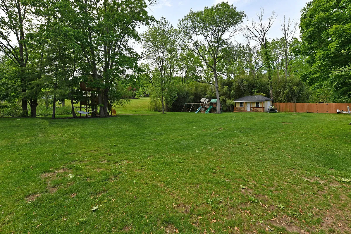 5 bed, 4800 sqft, $6,000 — Photo 3