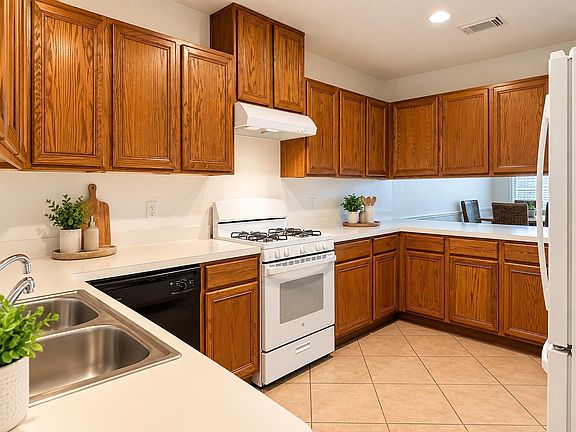 2nd image of 7715 Cloverlake Ct