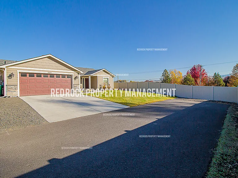 18431 E Selkirk Estates Rd — Photo 5