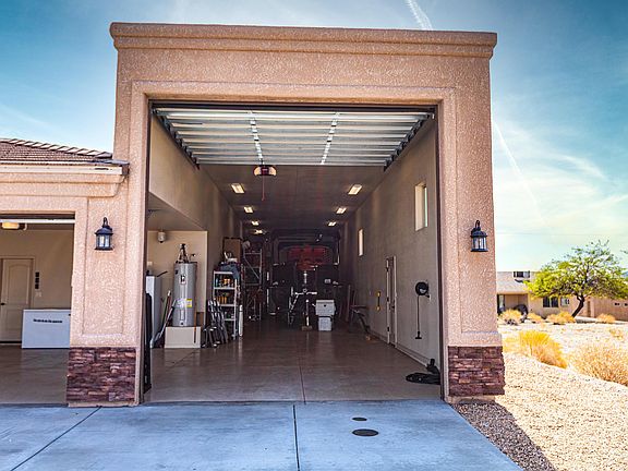 3rd image of 3412 Oro Grande Blvd