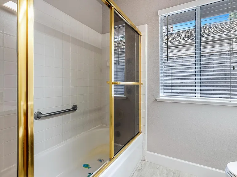 7587 N Spalding Ave — Photo 8