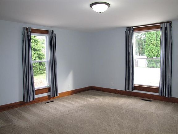 5th image of 5908 School St