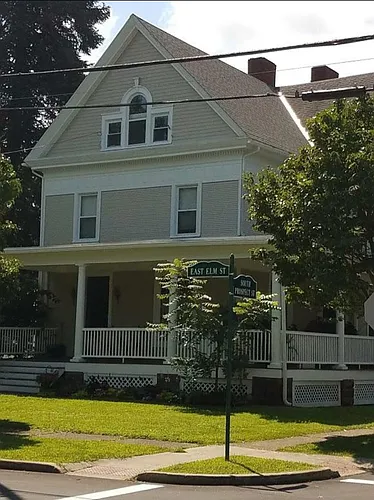 203 E Elm St #4 Photo 1