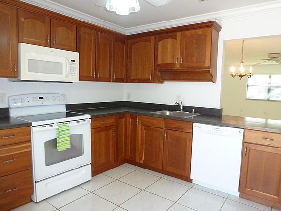 4th image of 154 Pinto Palm Ct
