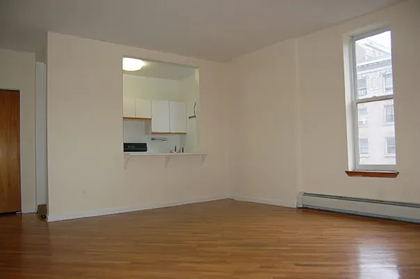 Rented by Stonecrest Realty | media 29