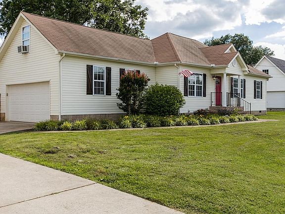3rd image of 128 Mallow Dr