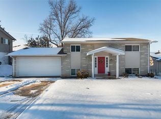 1405 Belleau Lake Dr, O'Fallon, MO