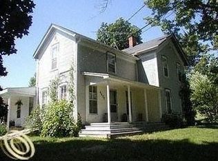 4630 Cooley Lake Rd, Commerce Township, MI 48382