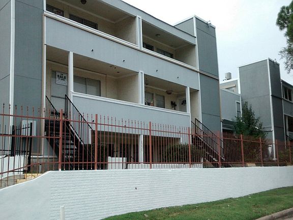 2nd image of 781 Country Place Dr APT 2026