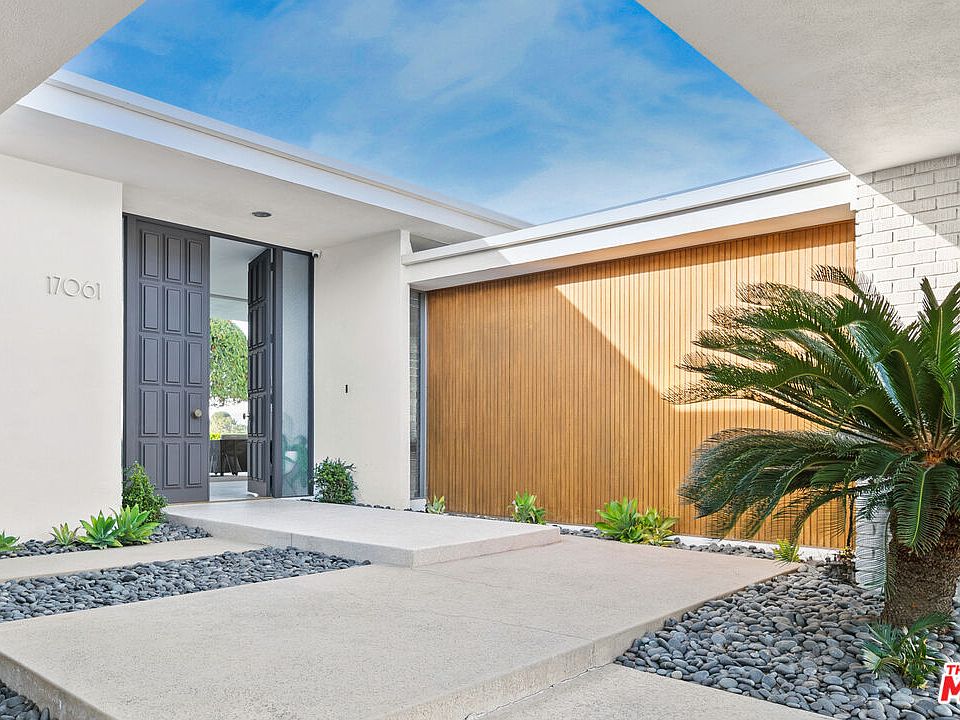 17061 Strawberry Dr, Encino, CA 91436 | Zillow