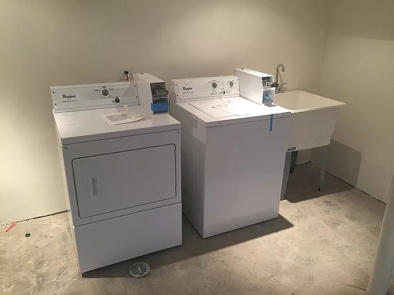 303 Woodbine St #2F — Photo 8