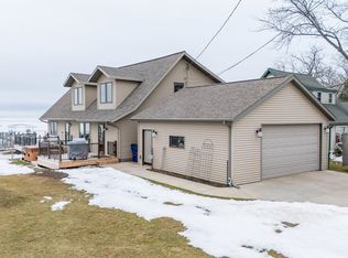 N7406 Winnebago Dr, Fond Du Lac, WI 54935