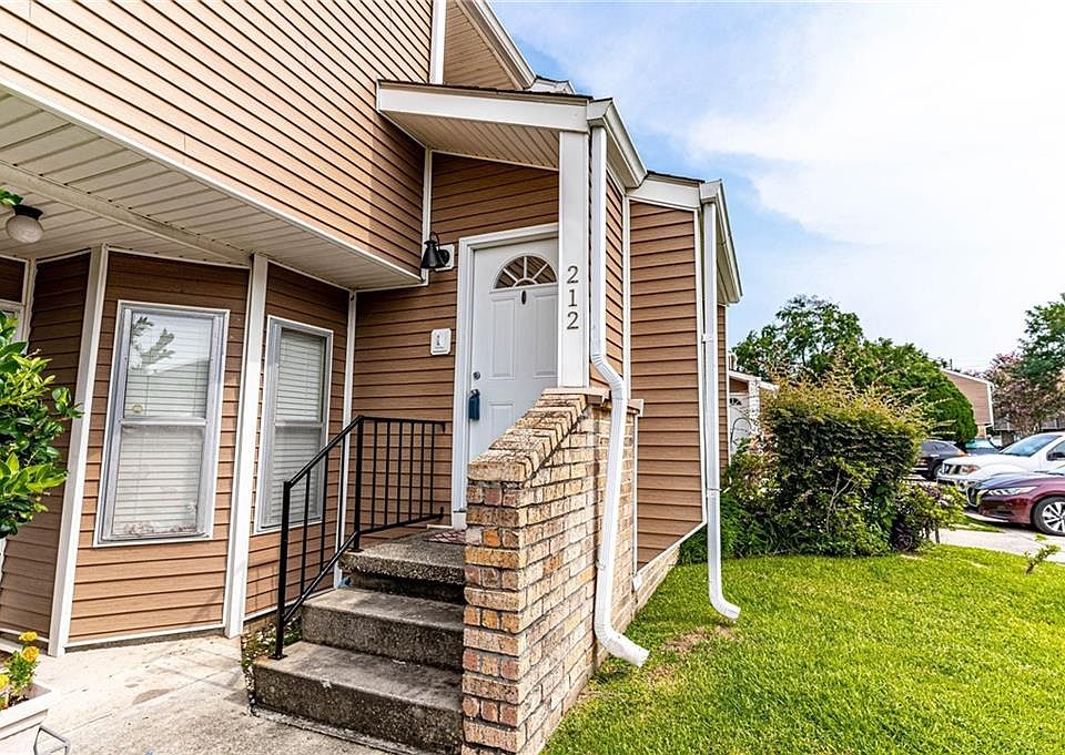 1st image of 212 Avant Garde Cir #212