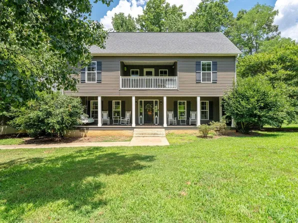 104 Williamsburg Dr, Greer, SC 29651