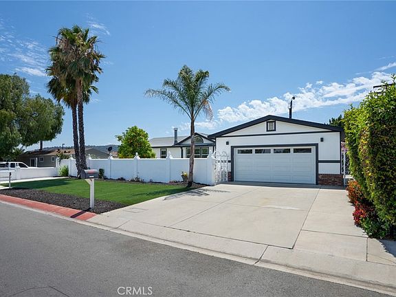 2nd image of 261 Las Brisas Cir