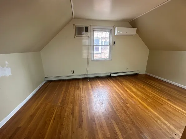 15118 21st Ave, Whitestone, NY 11357