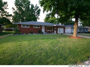 585 W 2nd St, Trenton, IL