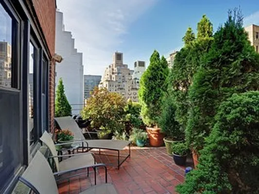 Sold by Corcoran | media 22