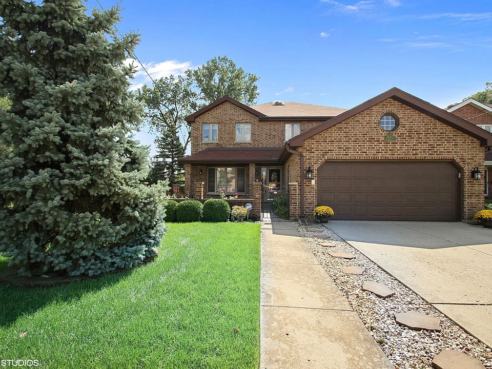1st image of 8623 W Park Ln