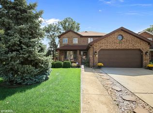8623 W Park Ln, Niles, IL 60714