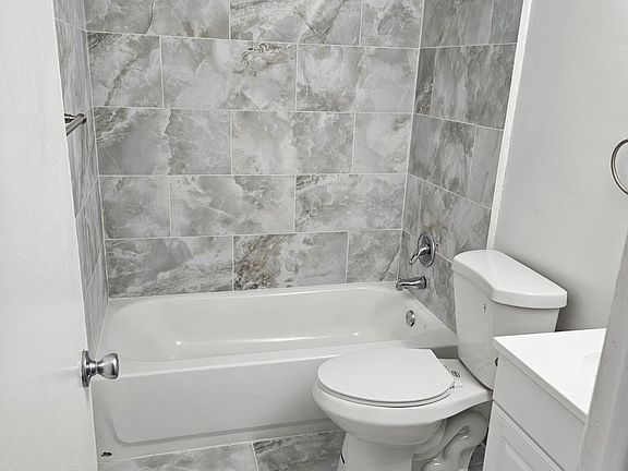 2nd image of 1000 NW 27th St #1-2-4