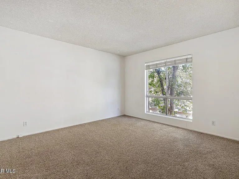 27401 Country Glen Rd — Photo 14