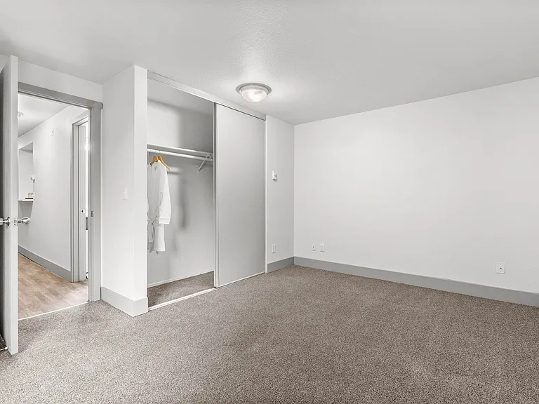 Aero Apartments — Photo 40