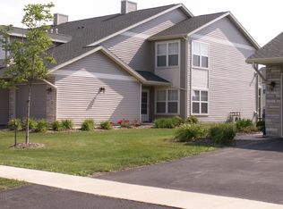 940 Kelly Ln, Sycamore, IL 60178