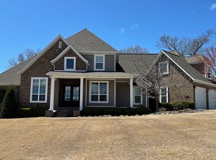 5801 W Kennedy Dr, Fayetteville, AR 72704