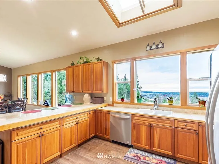 202 Fox Hollow Rd — Photo 4