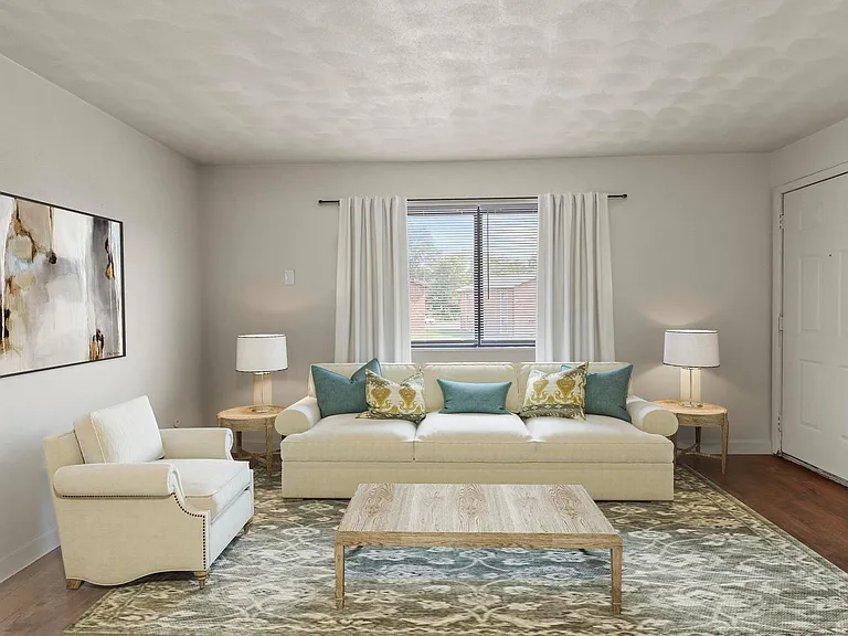 Green Door Apartments — Photo 10