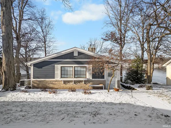 7698 N Sandy Beach Dr, Monticello, IN 47960