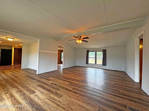 4th image of 156 Countryside Drive