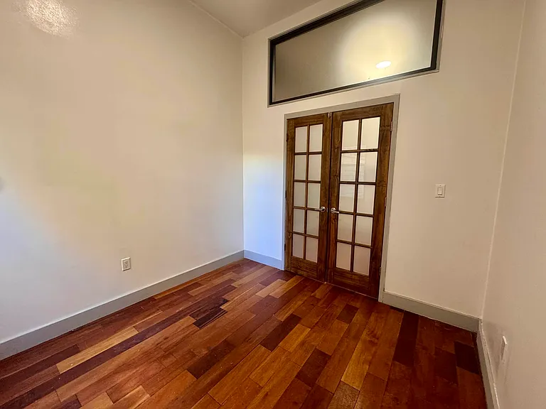 90 Starr St #1R — Photo 5