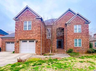 277 Country Club Ln, Murray, KY 42071
