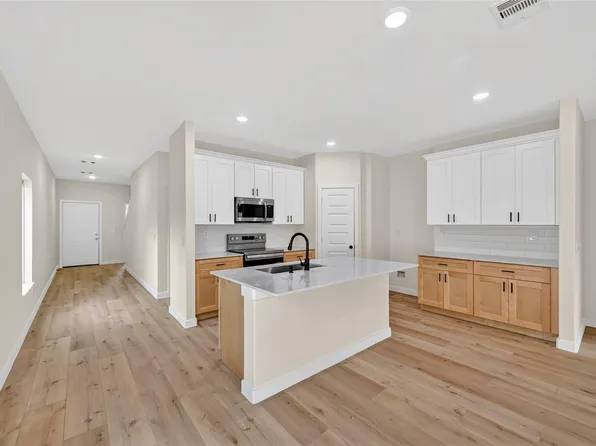 640 Levine Ct, Montgomery, TX 77316