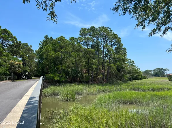 2 Lakeview Ln, Saint Helena Island, SC 29920