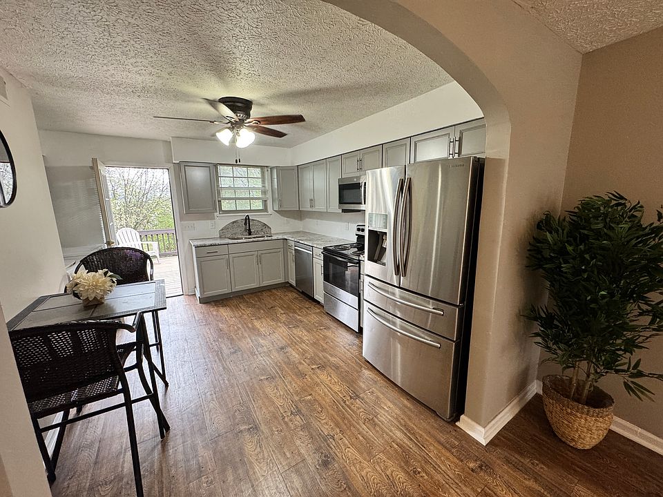 Remodeled kitchen with direct access to your private deck