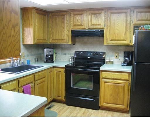 2nd image of 2925 Kincaid Rd