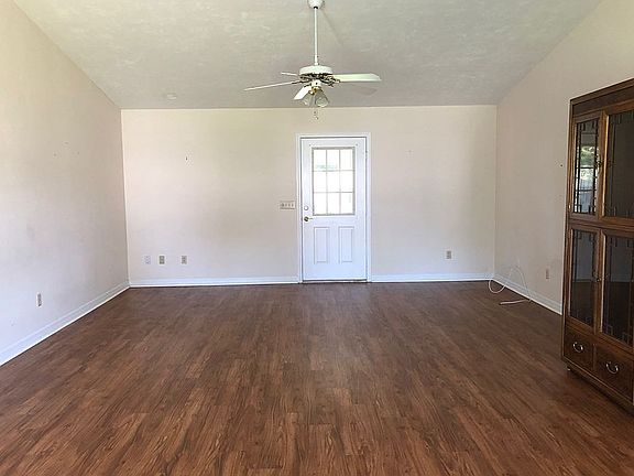 5th image of 317 SE Rosewood Cir