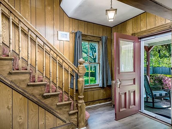 4th image of 5 Hillcrest Ave