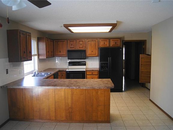 4th image of 1501 S Countrywood Pl