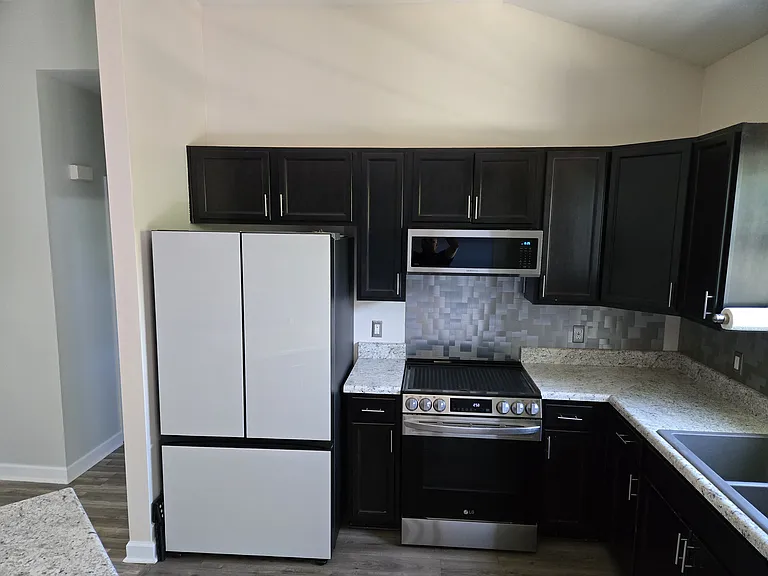 417 Jasmine Ln — Photo 4