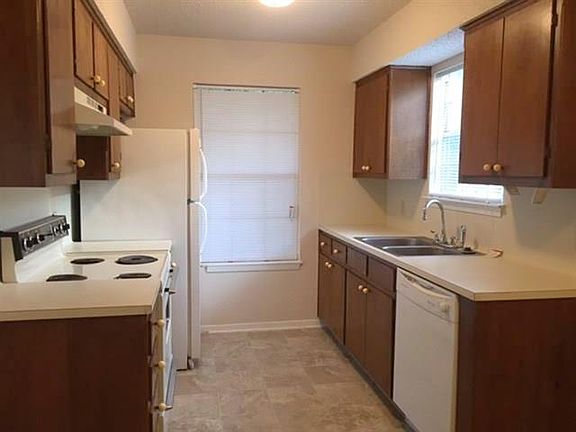 4th image of 1018 Cushing Dr